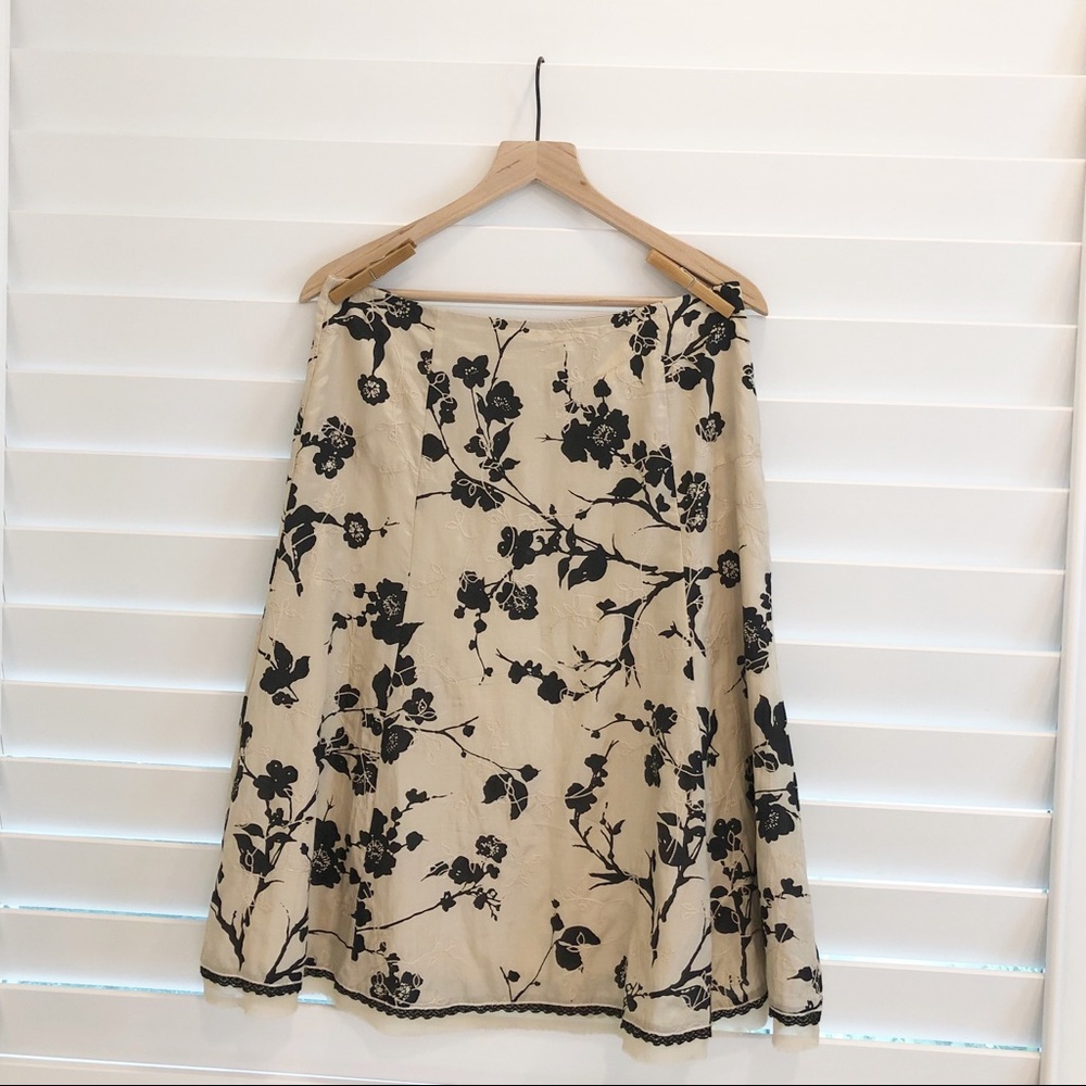 WHBM- Silk/Cotton A-Line, skirt black & tan- 6